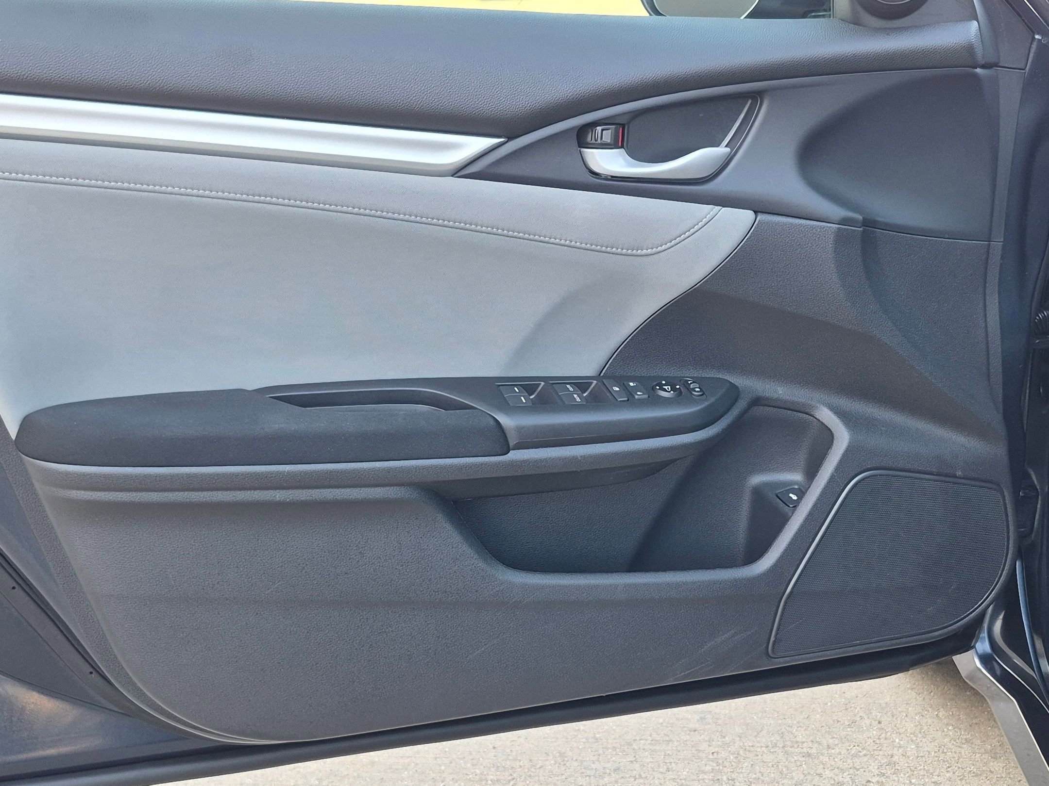 Used 2020 Honda Civic EX image 14