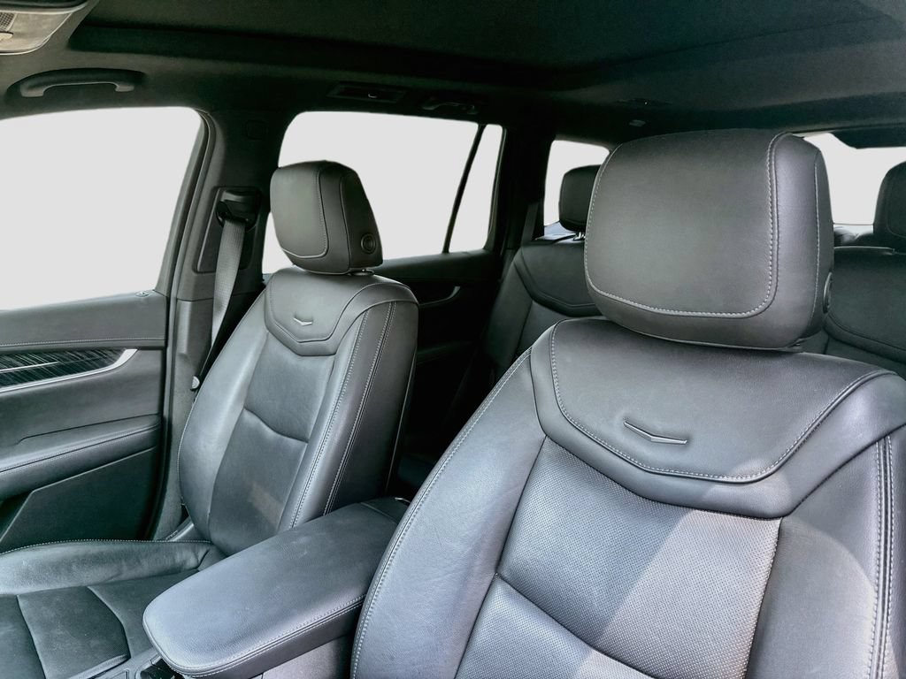 Used 2023 Cadillac XT6 Premium Luxury w/ Technology Package FWD image 13