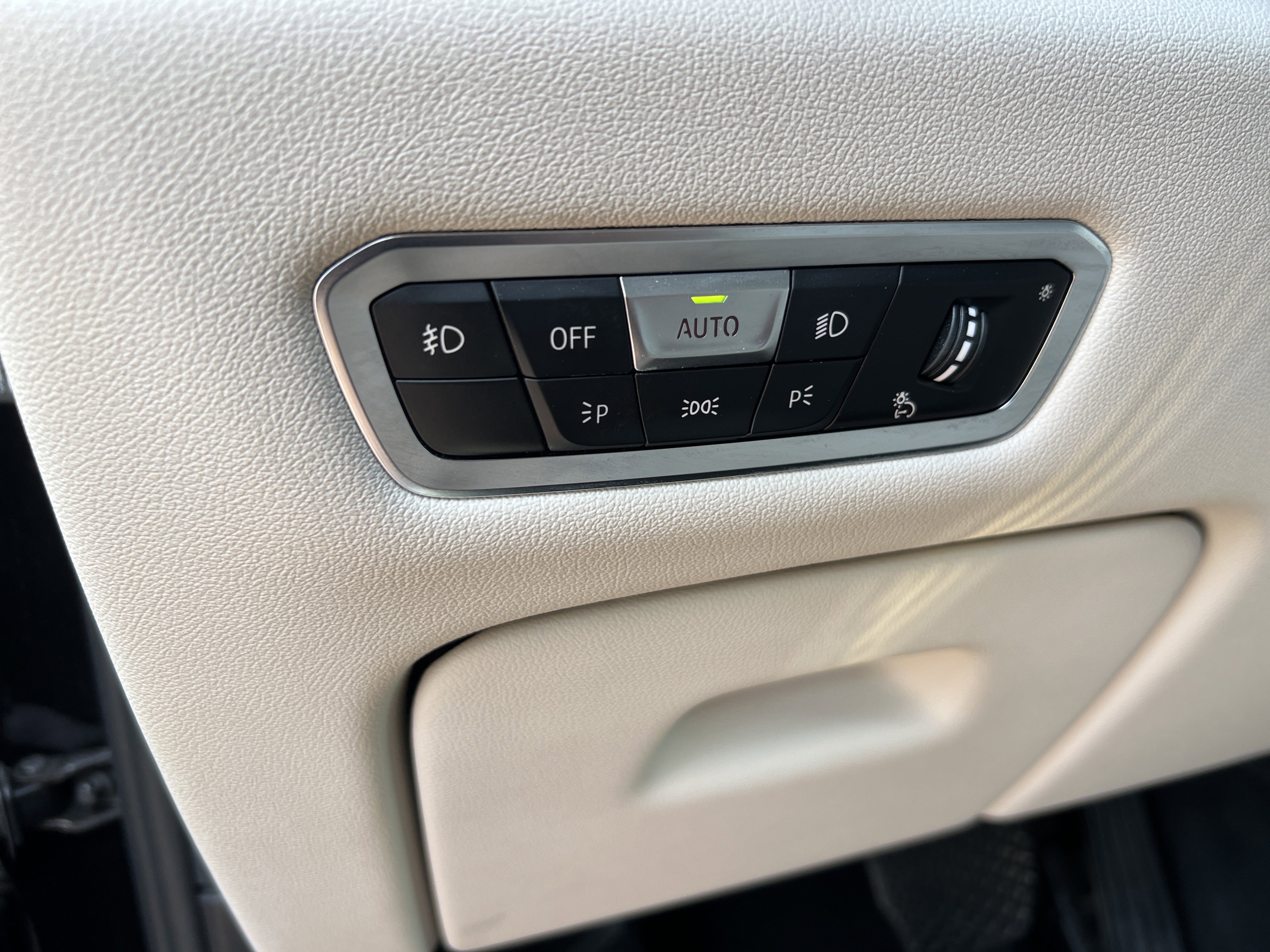 Used 2019 BMW X5 xDrive40i w/ Executive Package AWD/4WD image 9