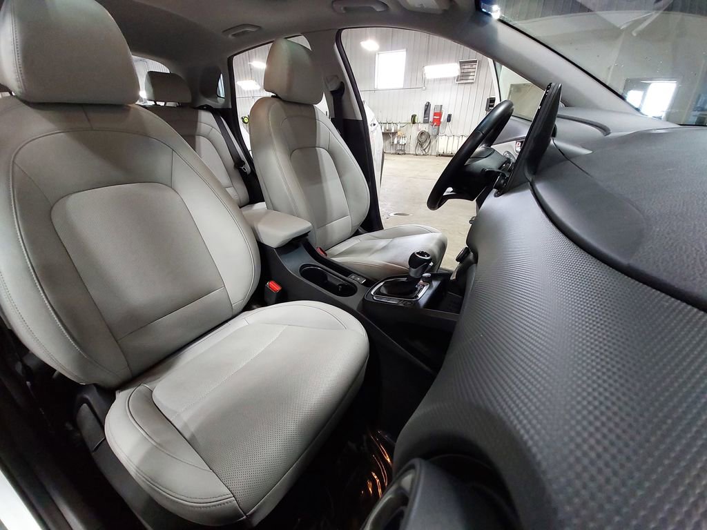 Used 2022 Hyundai Kona Limited AWD/4WD image 10
