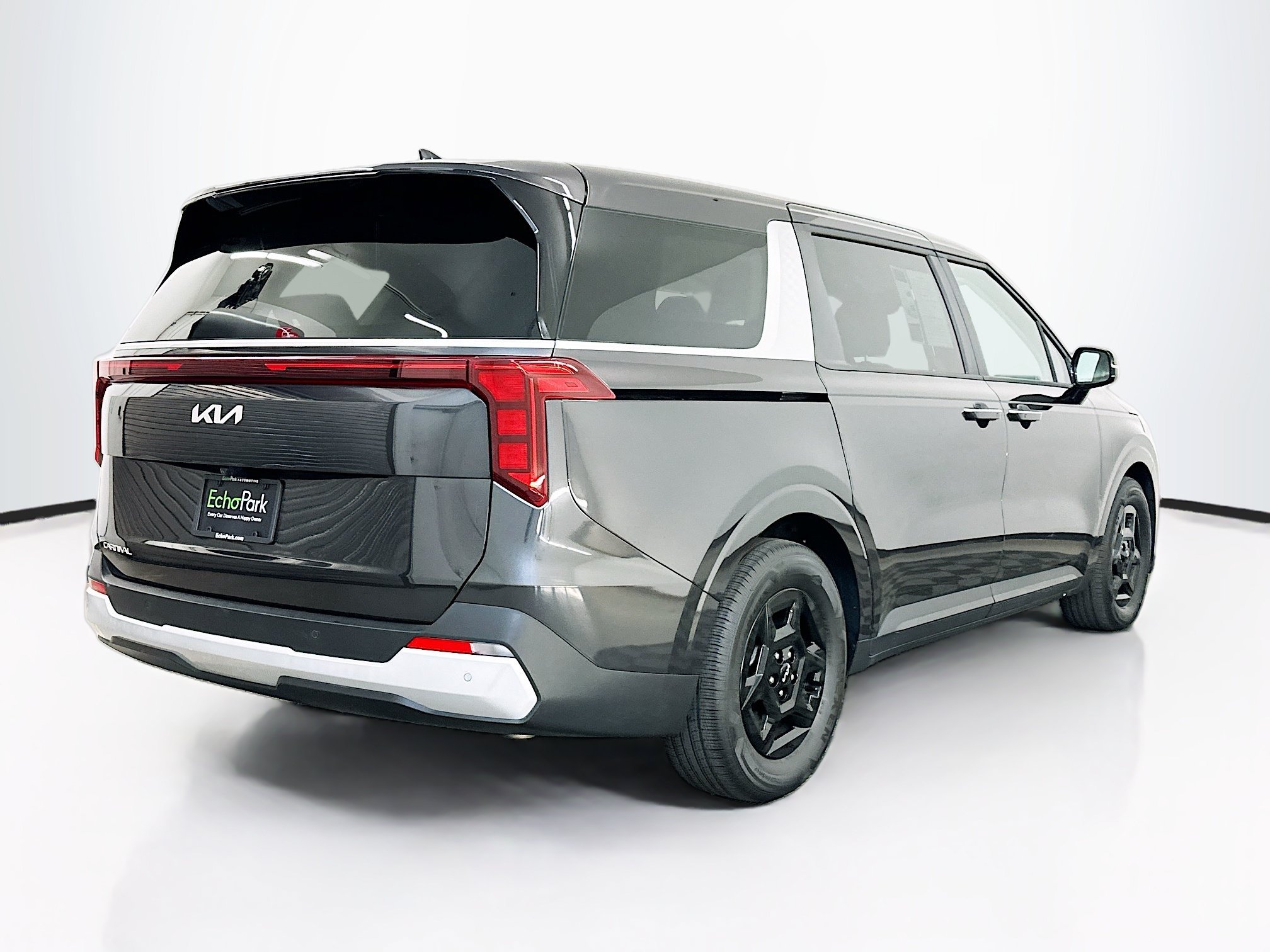 Used 2026 Kia Carnival FWD image 9