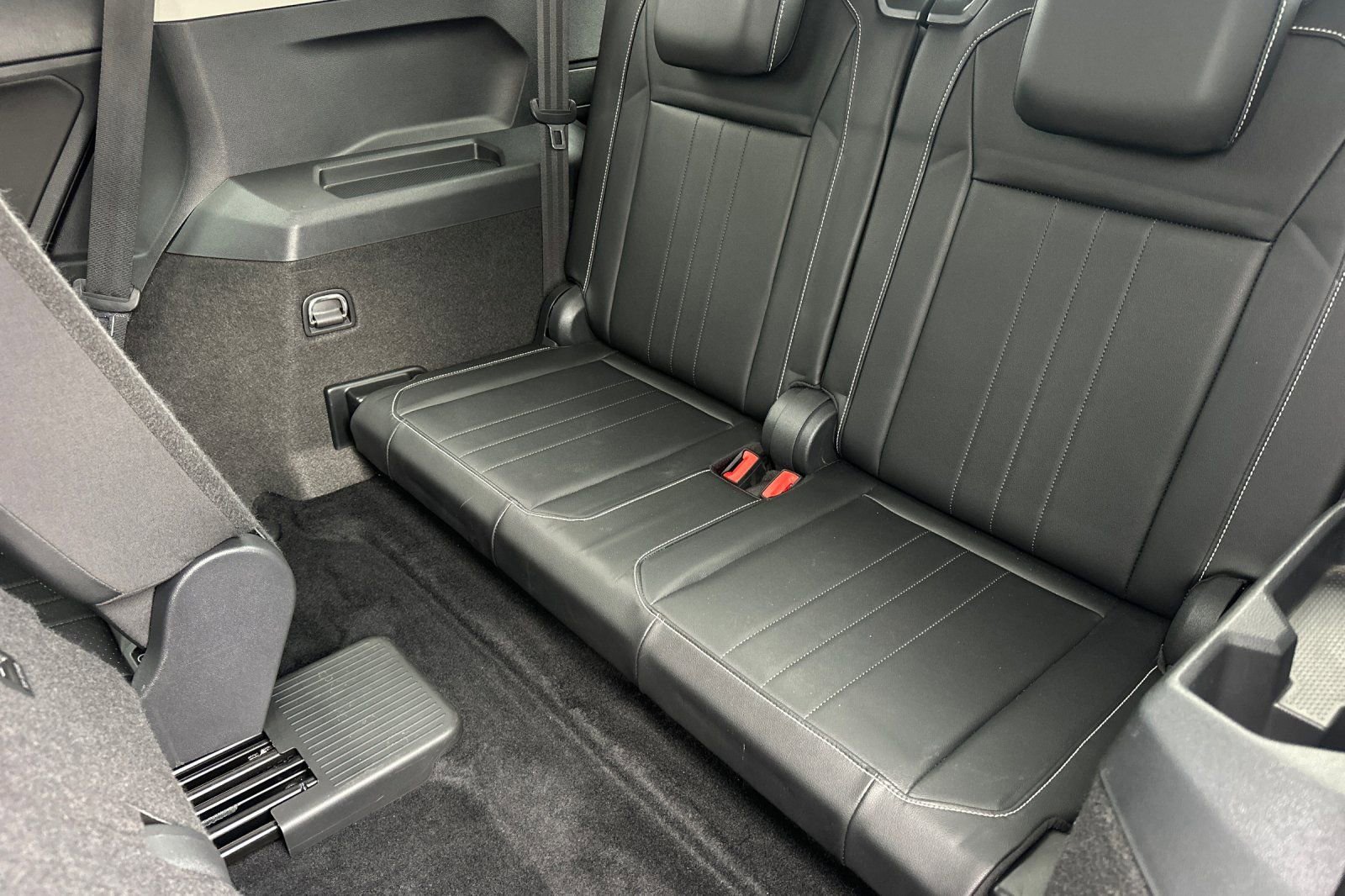 Used 2022 Volkswagen Tiguan SE FWD image 15