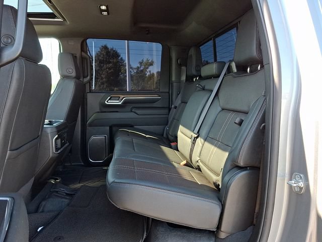 Used 2025 Chevrolet Silverado 2500 High Country w/ High Country Premium Package AWD/4WD image 10