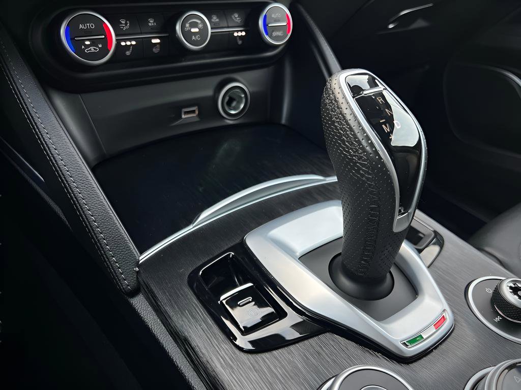 Used 2023 Alfa Romeo Stelvio Sprint RWD image 58