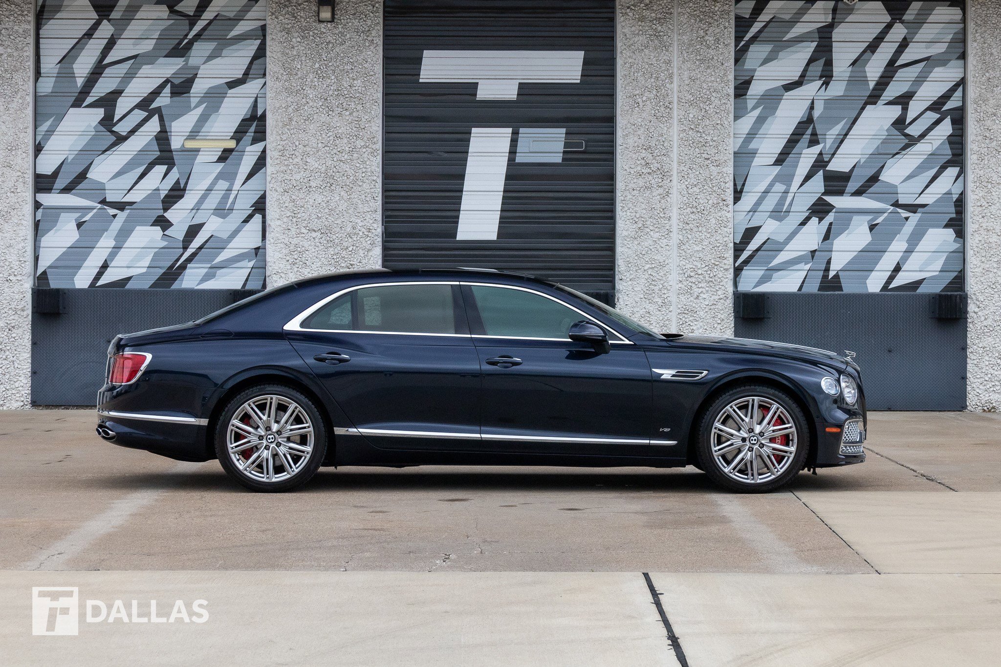 Used 2022 Bentley Flying Spur V8 image 18