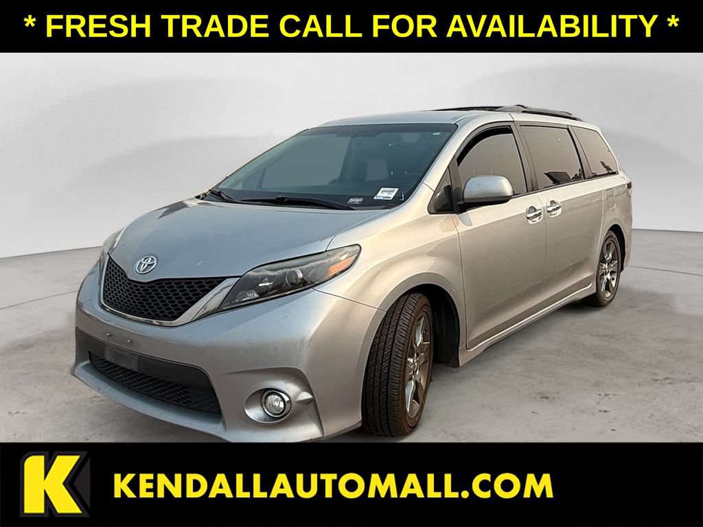 Used 2015 Toyota Sienna SE FWD image 1
