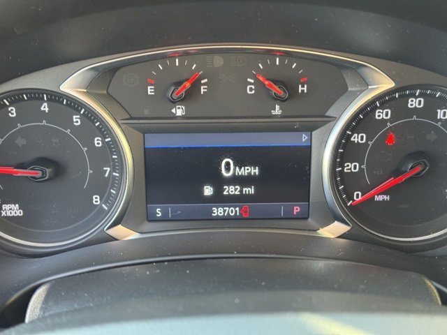 Used 2024 GMC Terrain SLT image 29