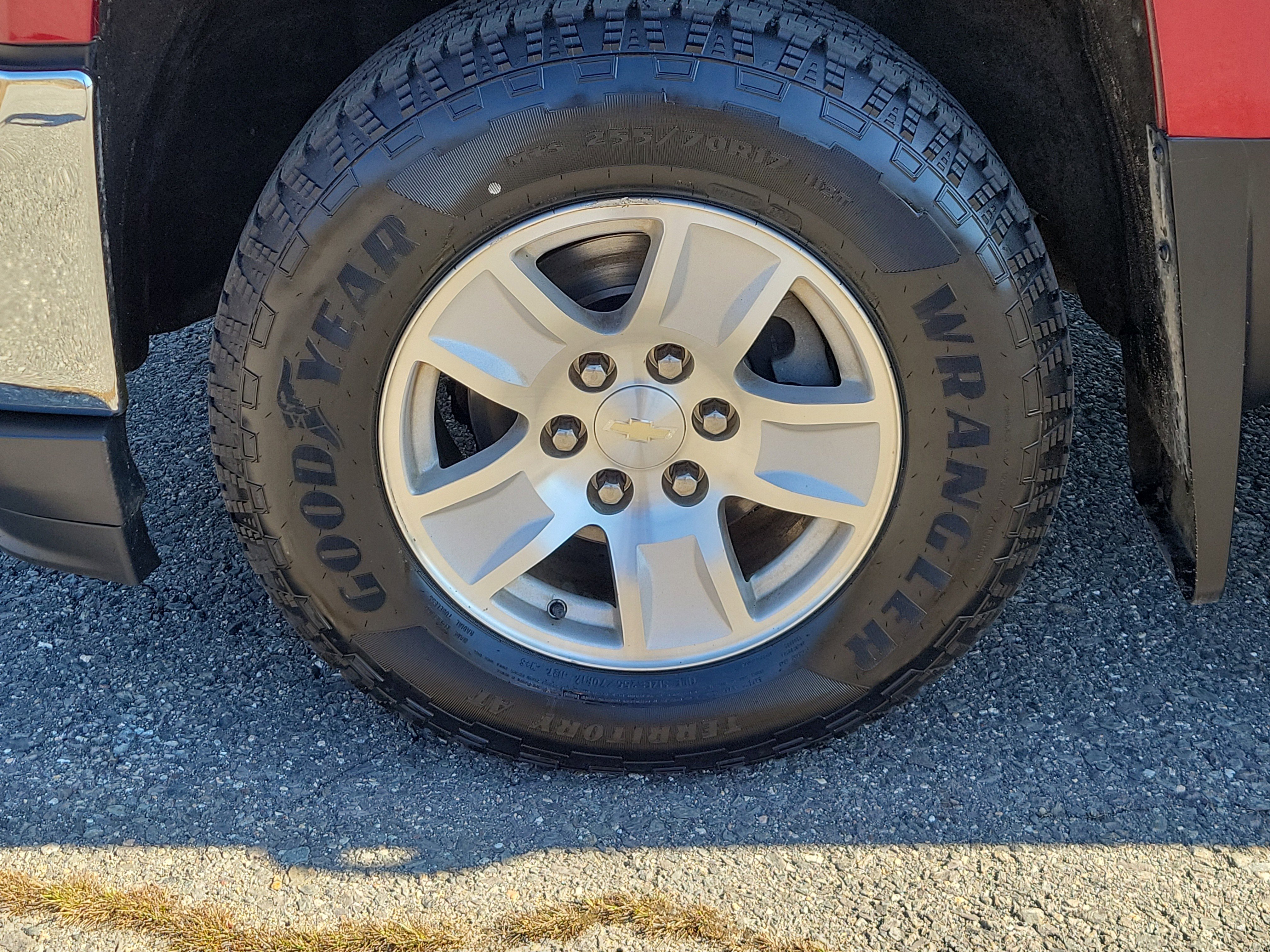 Used 2018 Chevrolet Silverado 1500 LT w/ LT Convenience Package AWD/4WD image 12