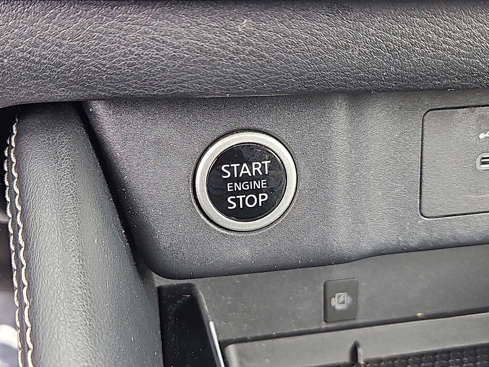 Used 2023 Nissan Rogue Platinum AWD/4WD image 25