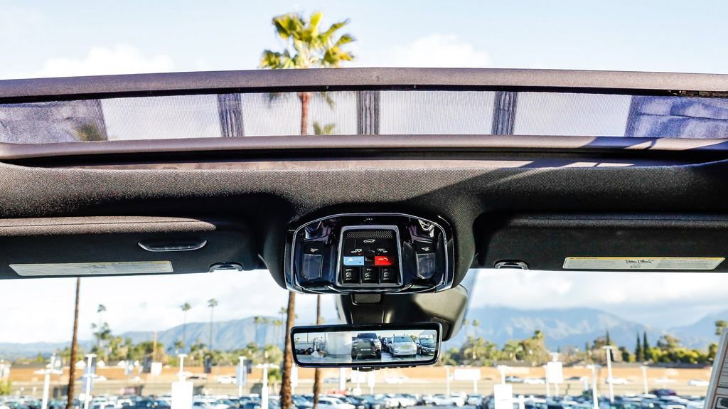 New 2026 Jeep Grand Wagoneer L Summit image 19