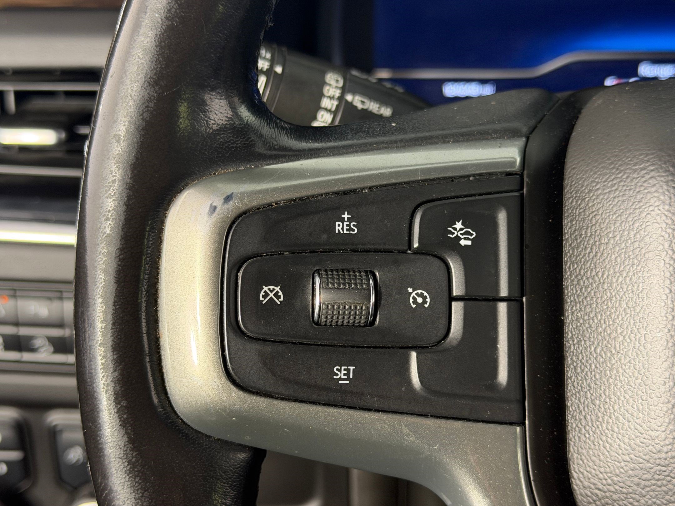 Used 2022 Chevrolet Suburban Premier AWD/4WD image 14