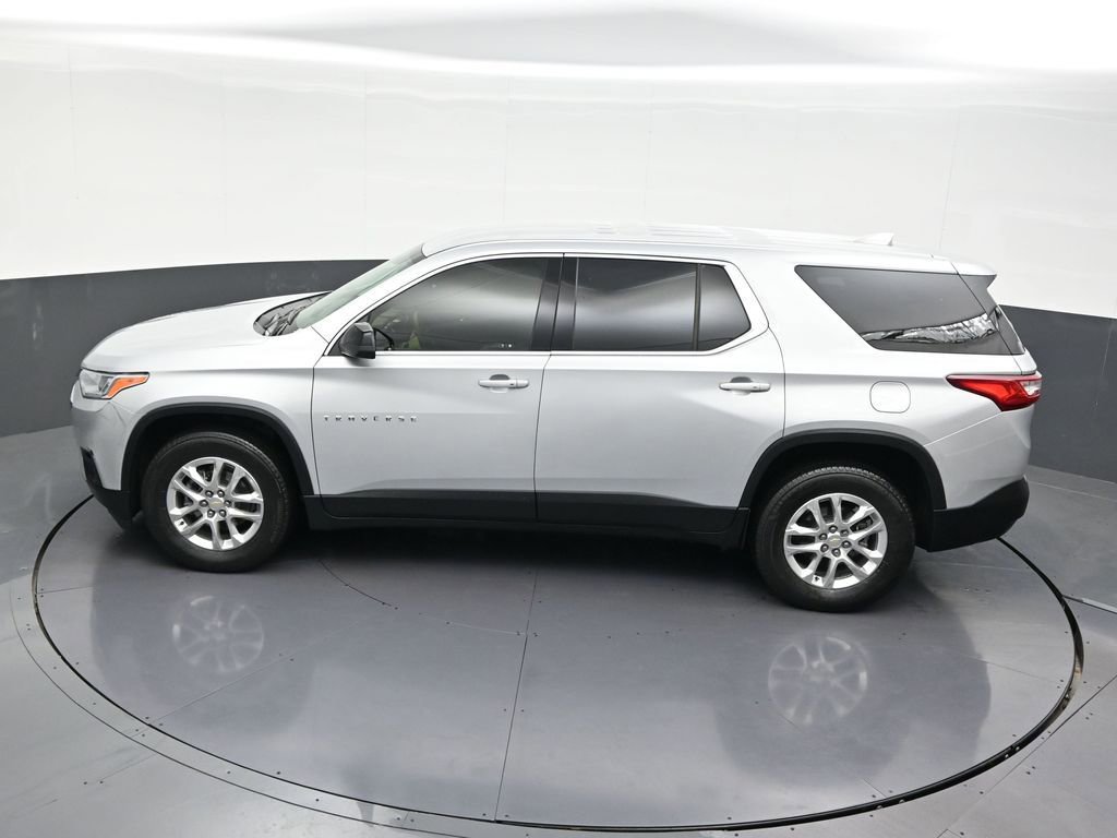 Used 2021 Chevrolet Traverse LS image 17