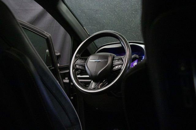 Used 2019 Chrysler Pacifica Limited w/ Advanced Safetytec Group image 14