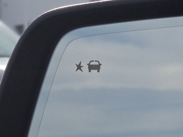 Used 2022 Chevrolet Traverse Premier w/ Redline Edition image 10