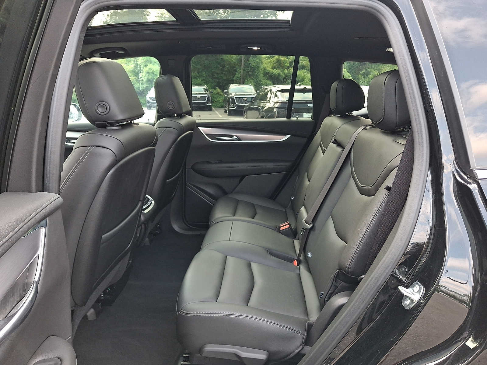 Used 2024 Cadillac XT6 Luxury AWD/4WD image 10