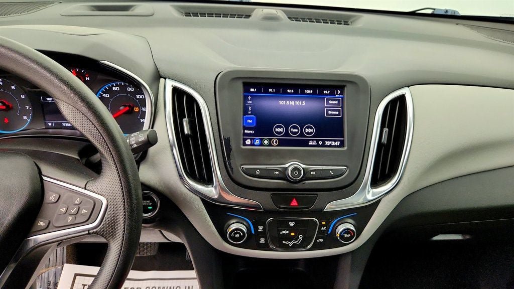 Used 2020 Chevrolet Equinox LS w/ LS Convenience Package FWD image 16