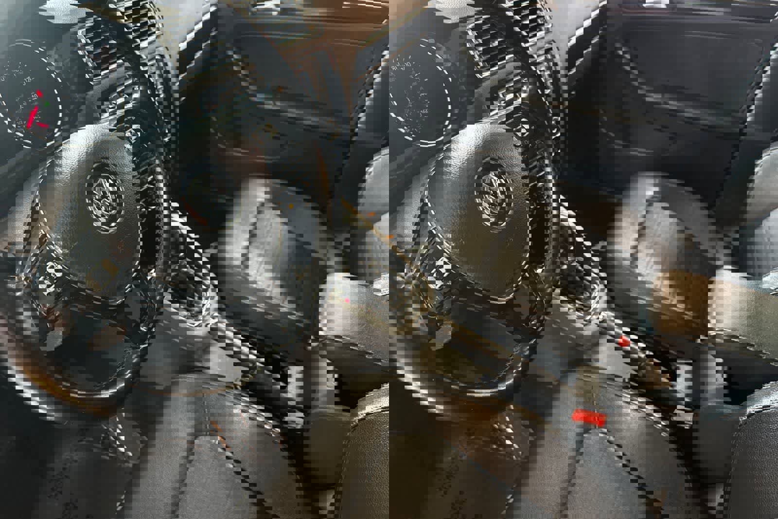 Used 2016 Volkswagen Jetta SEL Premium w/ Lighting Package image 12