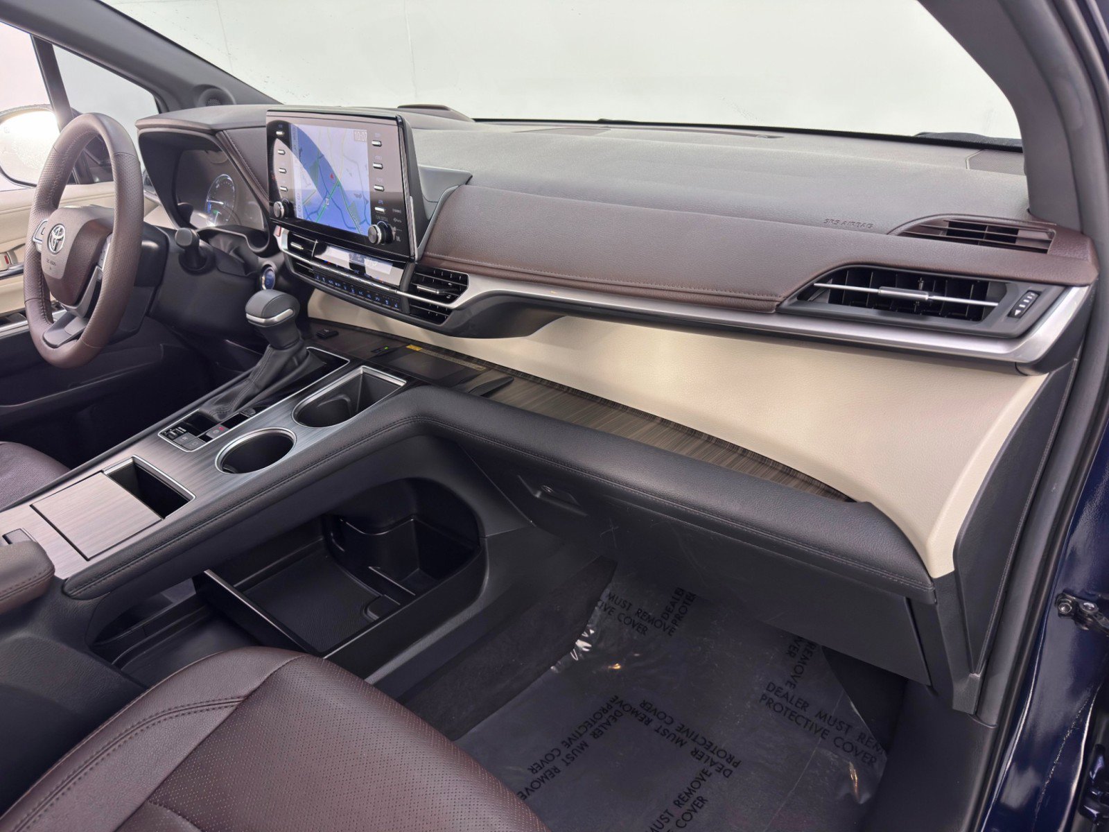 Used 2024 Toyota Sienna Platinum image 15