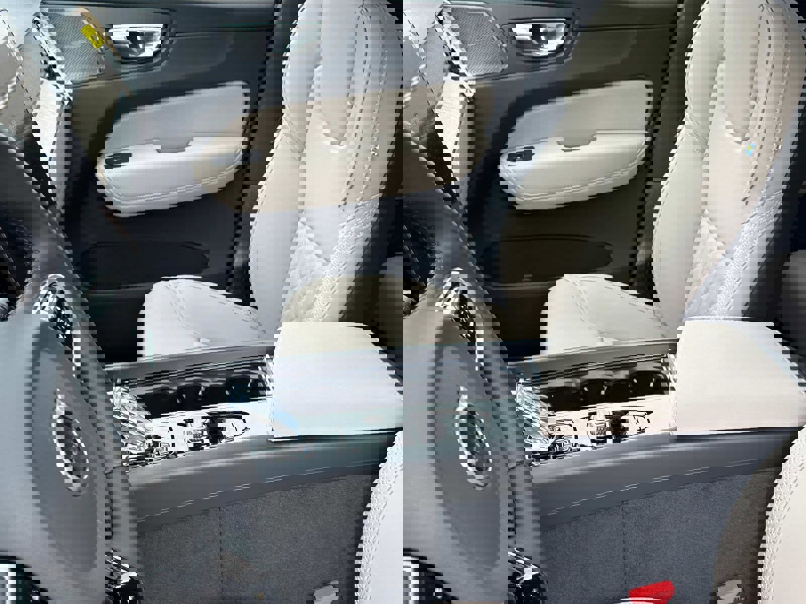 New 2026 Volvo XC60 B5 Plus w/ Climate Package image 19