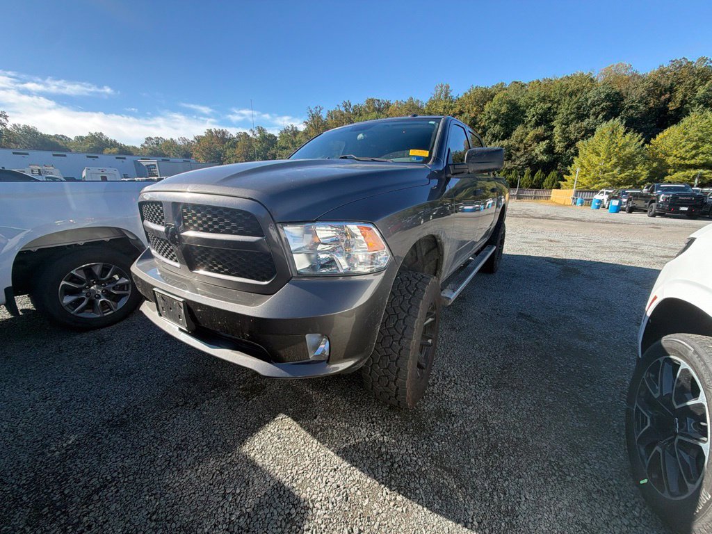 Used 2017 RAM 1500 Express AWD/4WD image 3