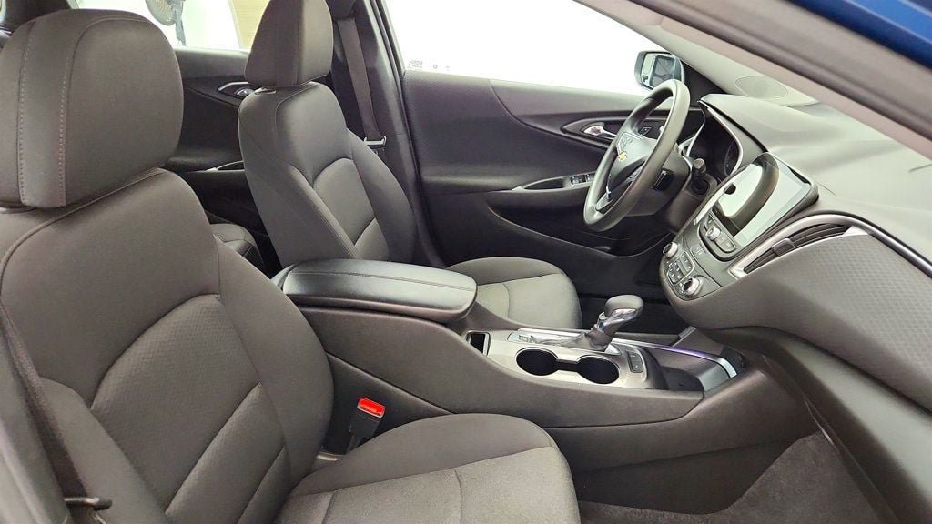 Used 2024 Chevrolet Malibu LT FWD image 21