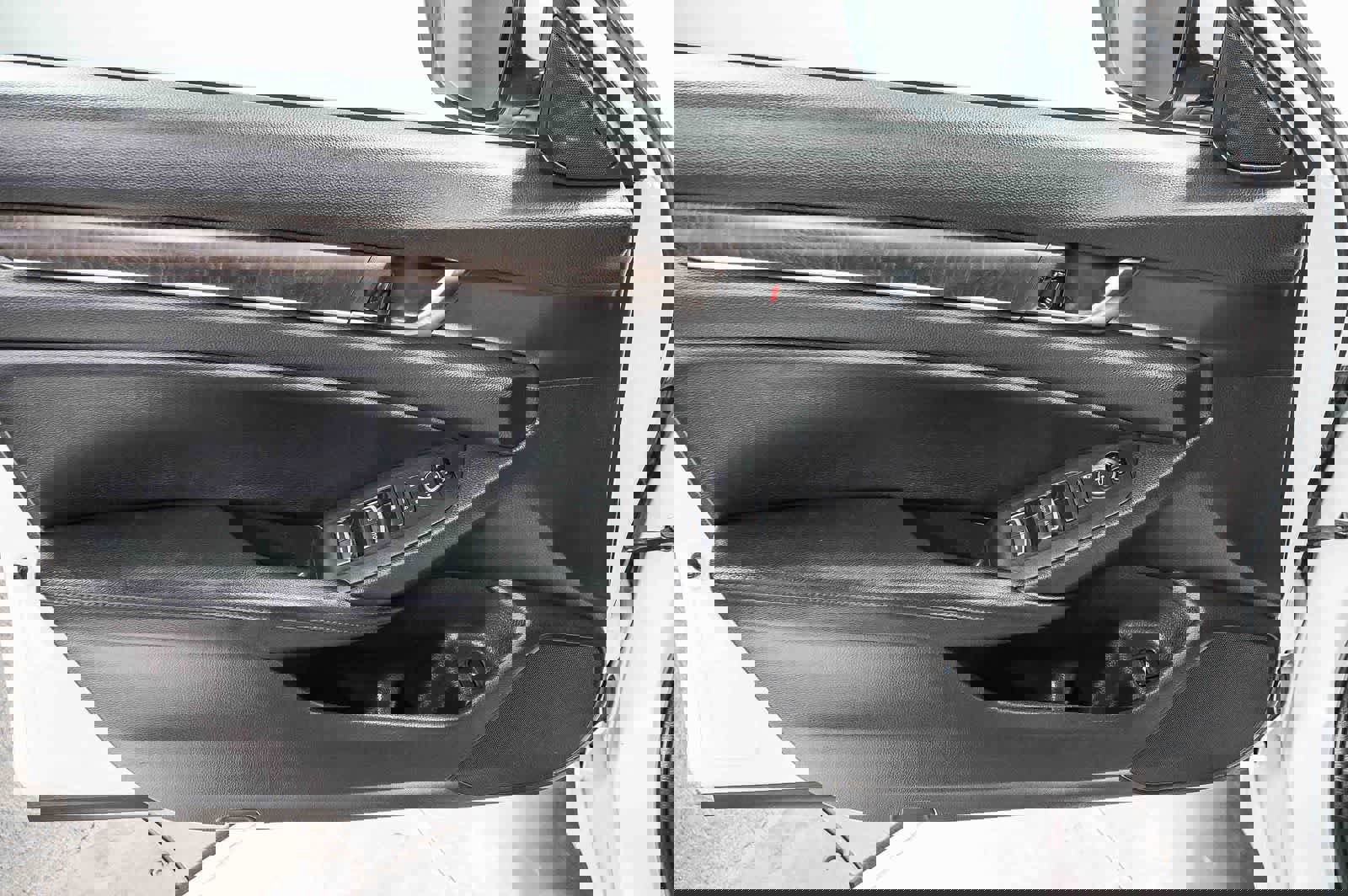 Used 2018 Honda Accord EX image 22