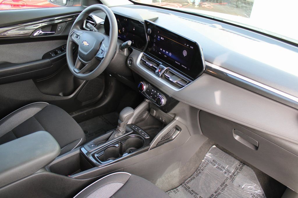 Used 2025 Chevrolet TrailBlazer LT image 18