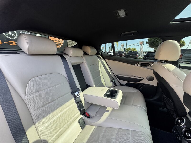 Used 2018 Kia Stinger GT2 AWD/4WD image 38