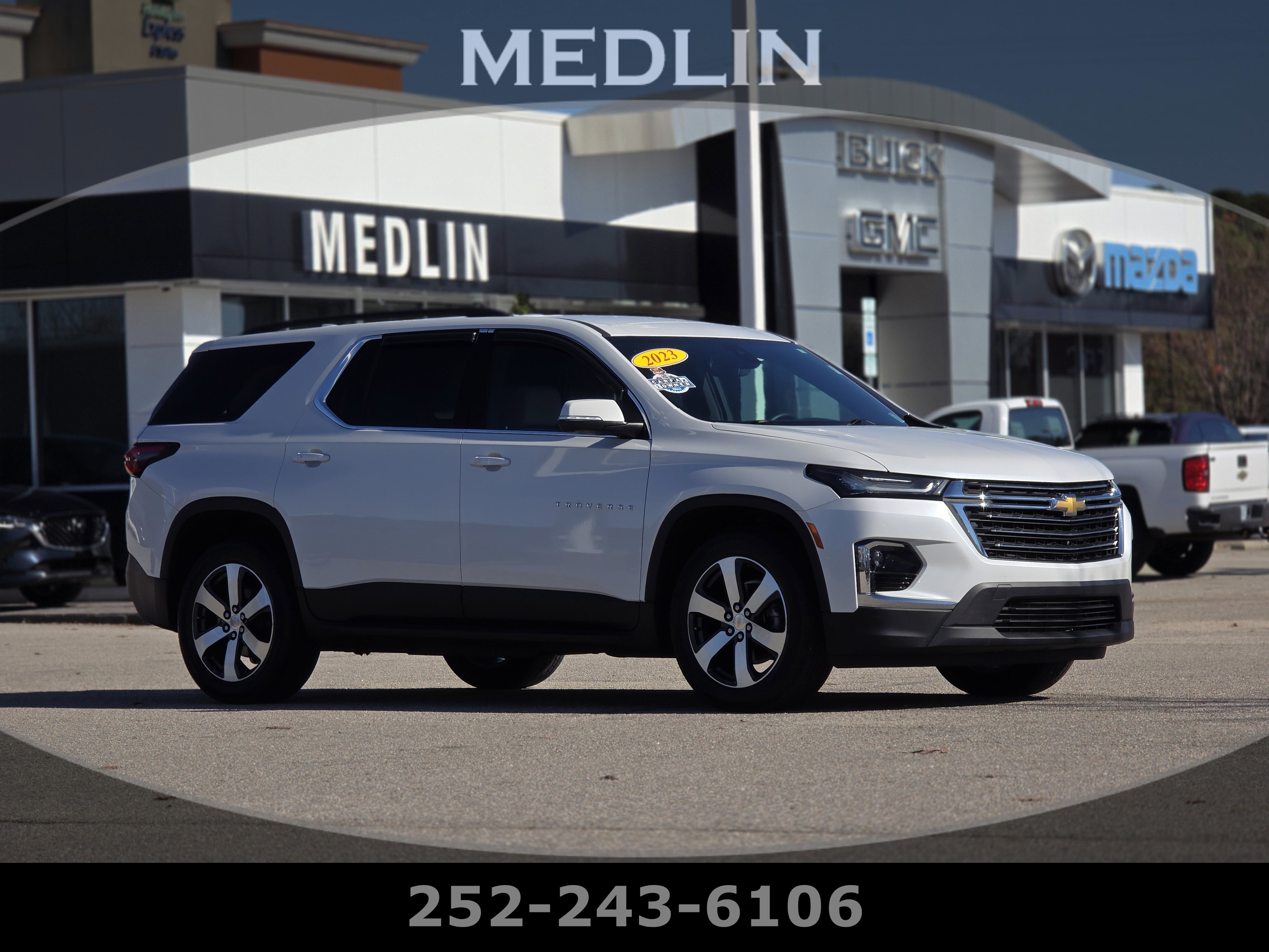 Used 2023 Chevrolet Traverse LT w/ LT Premium Package image 1