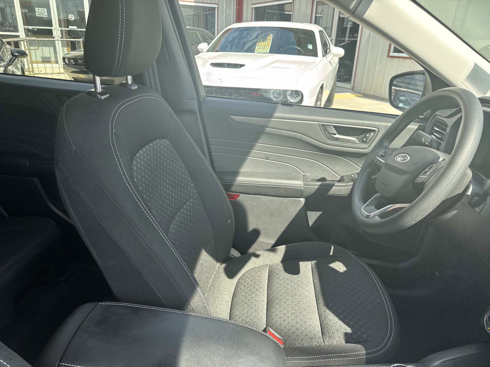 Used 2025 Ford Escape Active image 9