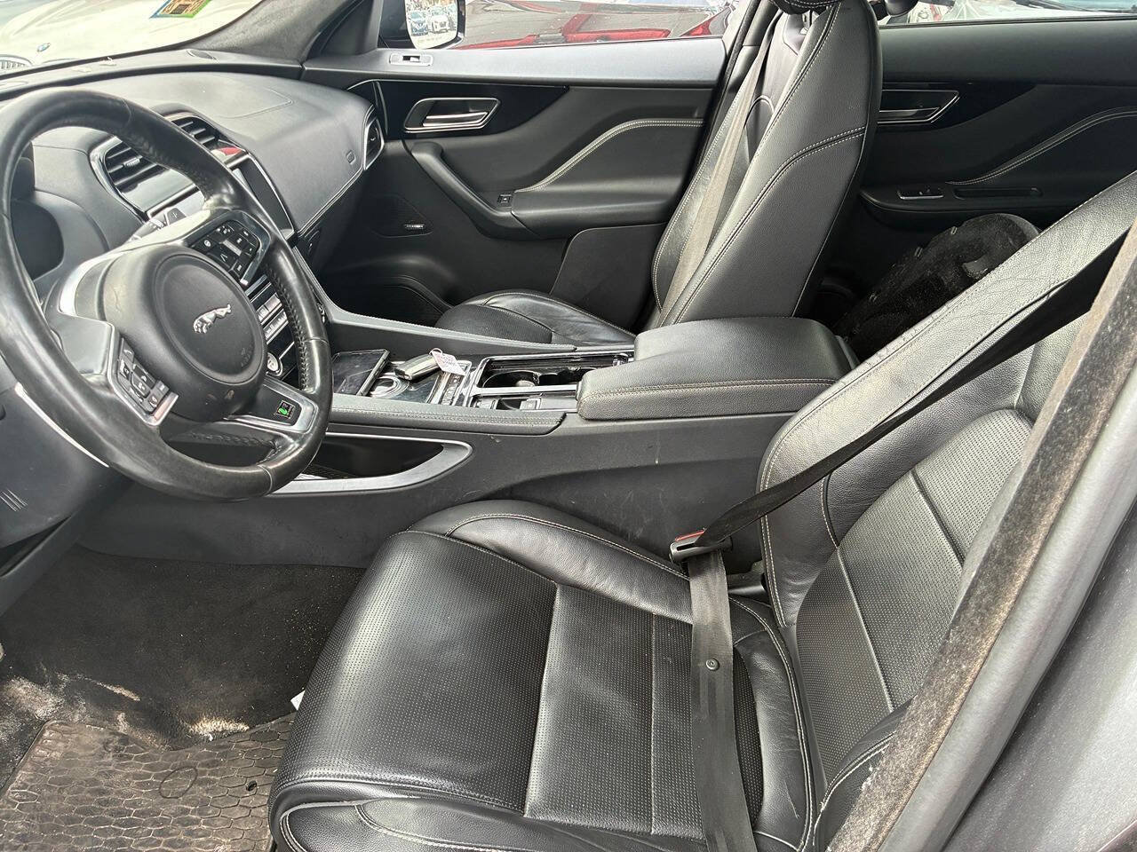 Used 2019 Jaguar F-PACE R-Sport AWD/4WD image 6