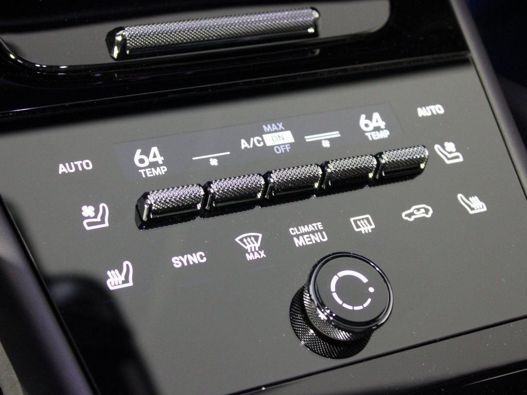 Certified 2025 Porsche Cayenne Coupe image 33