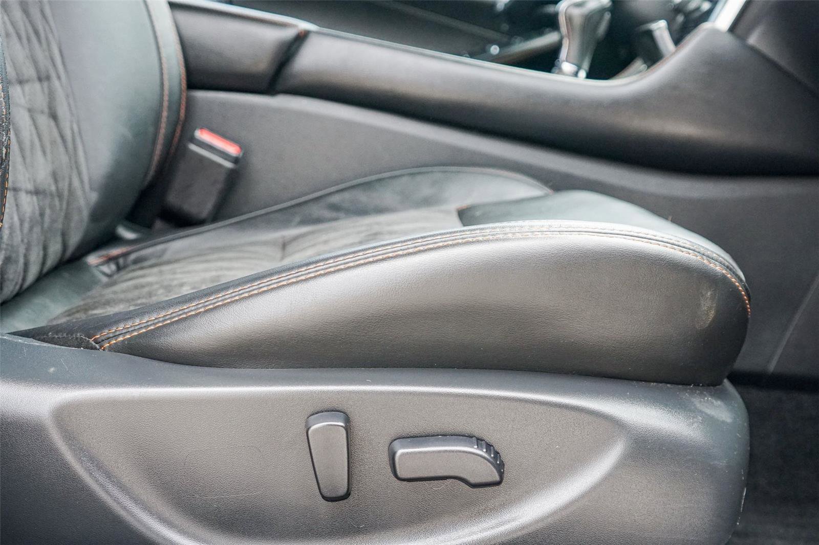 Used 2019 Nissan Maxima SR w/ Premium Package FWD image 29