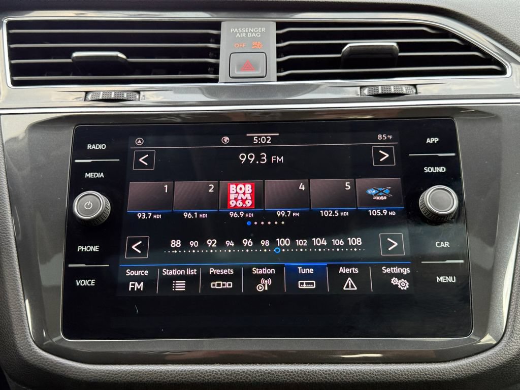 Used 2023 Volkswagen Tiguan SE w/ Panoramic Sunroof Package FWD image 14
