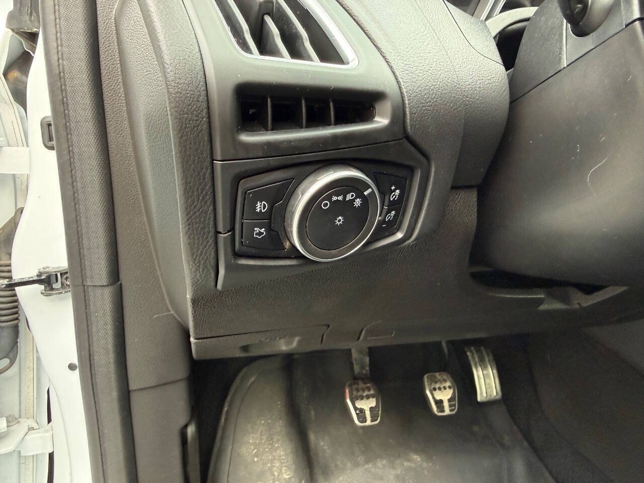 Used 2017 Ford Focus RS AWD/4WD image 19