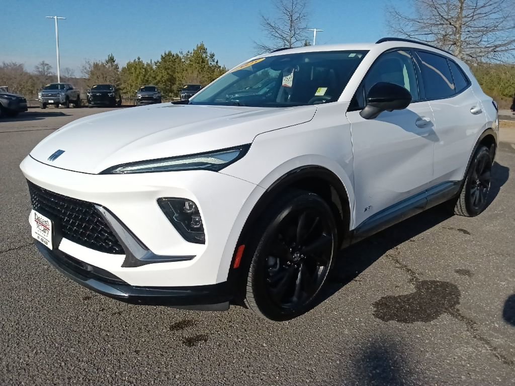 Used 2025 Buick Envision Sport Touring image 7