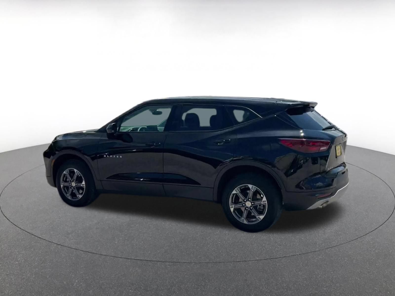 Used 2025 Chevrolet Blazer LT FWD image 10