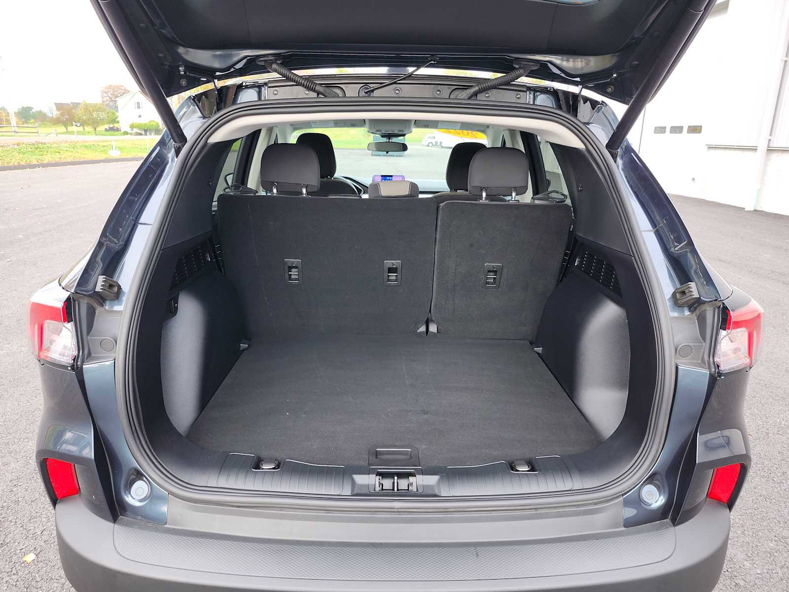 Used 2022 Ford Escape SE w/ SE Sport Appearance Package image 16