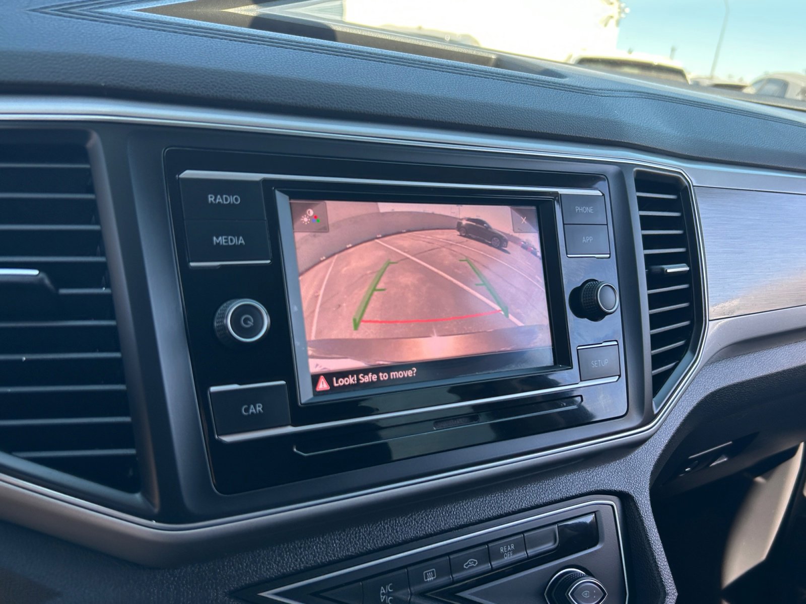 Used 2019 Volkswagen Atlas S image 28