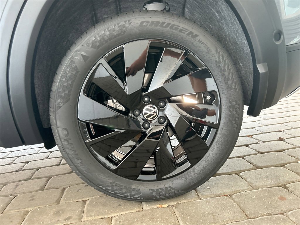 New 2025 Volkswagen Atlas Cross Sport SE image 49