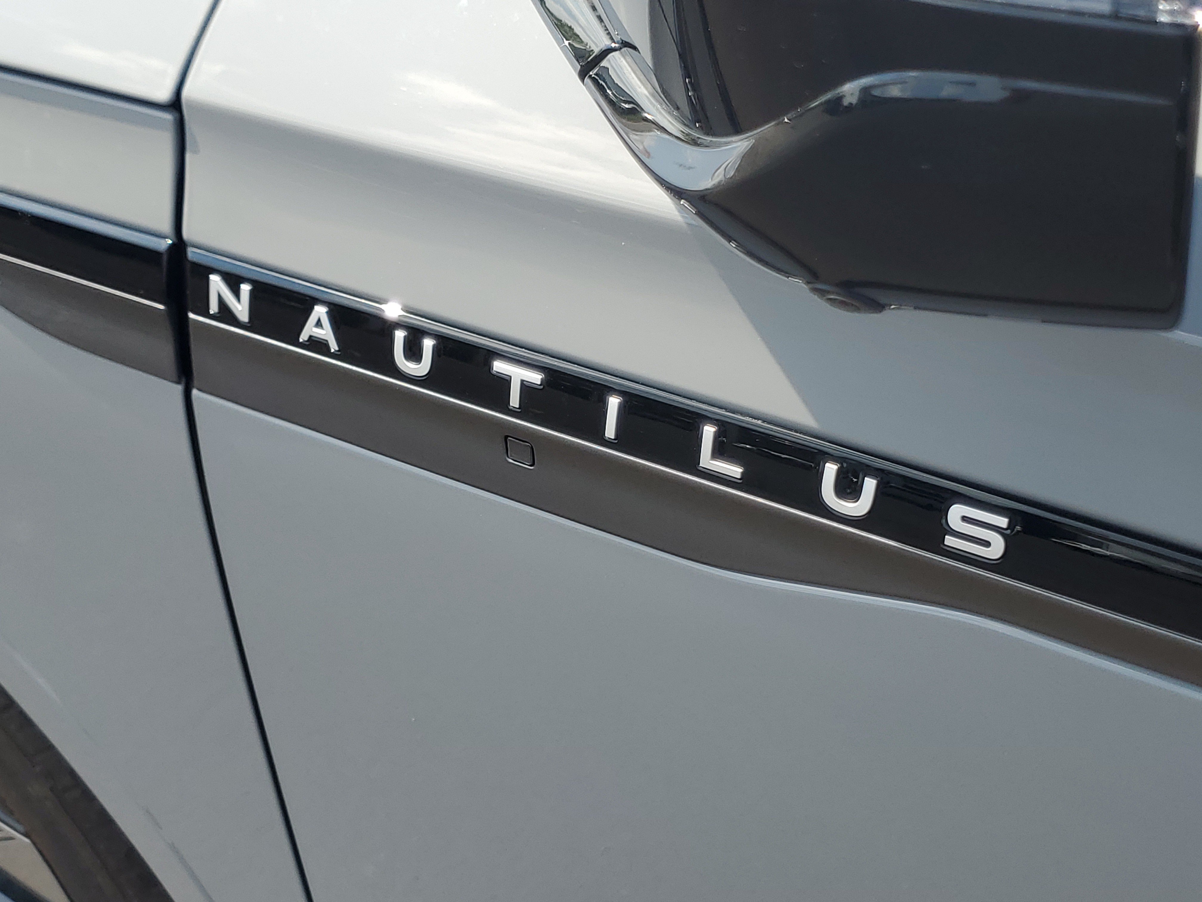 New 2026 Lincoln Nautilus Black Label w/ Jet Appearance Package AWD/4WD image 7