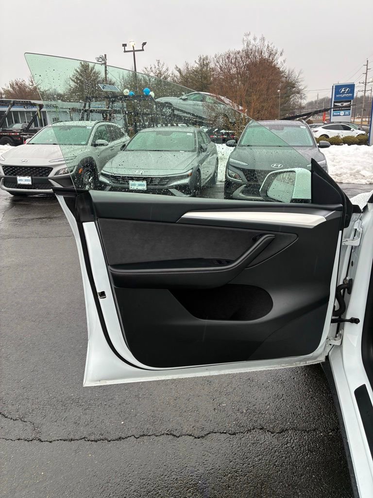 Used 2022 Tesla Model Y Performance image 38