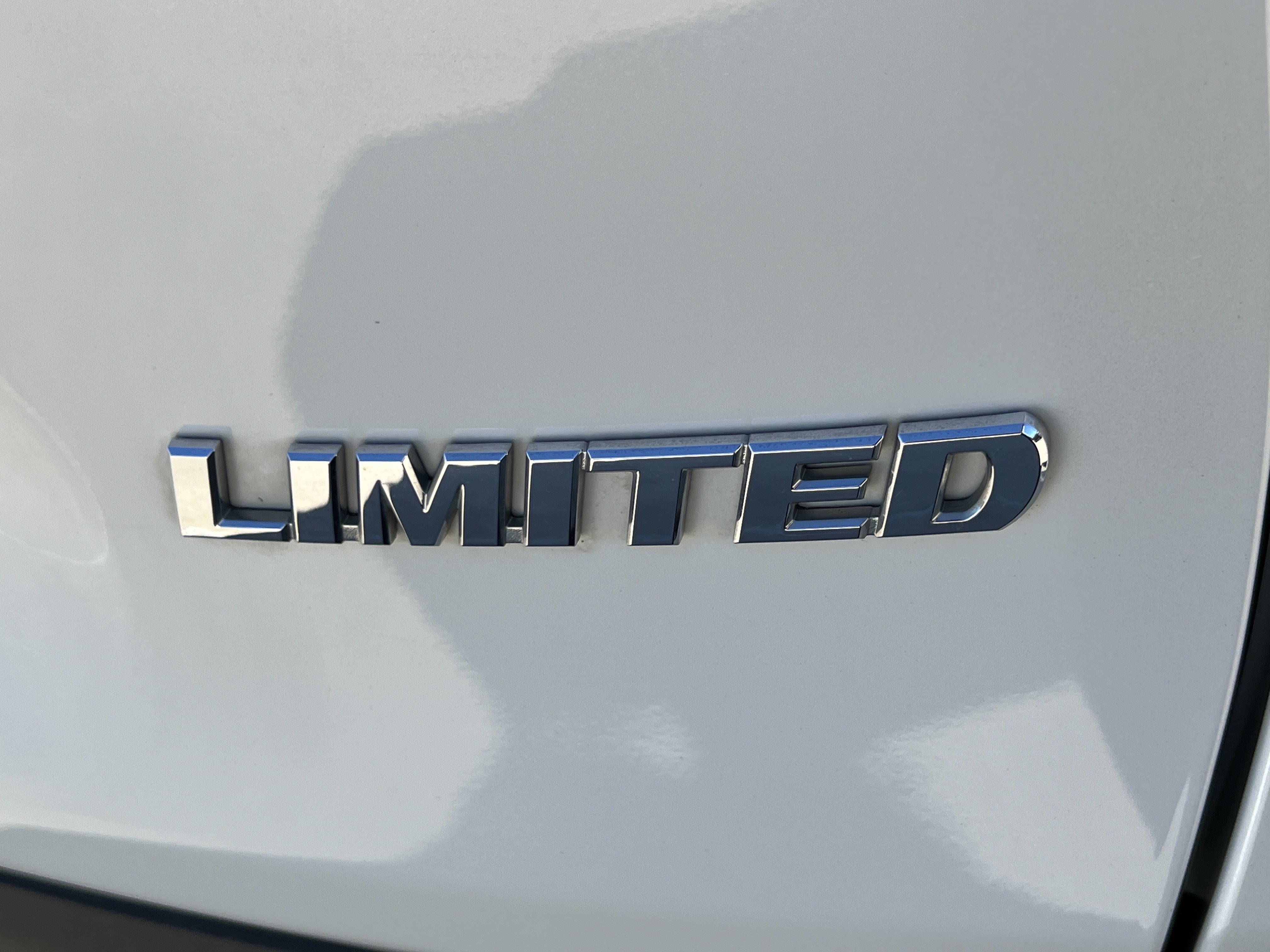 Used 2022 Toyota RAV4 Limited image 13