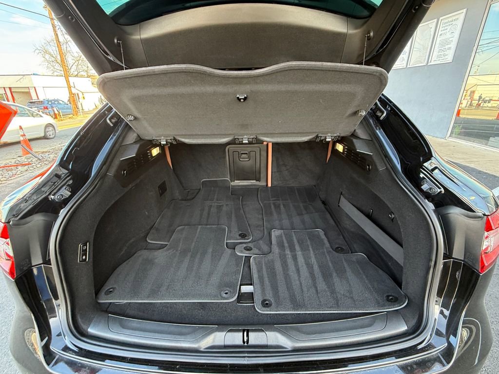 Used 2020 Maserati Levante S image 28