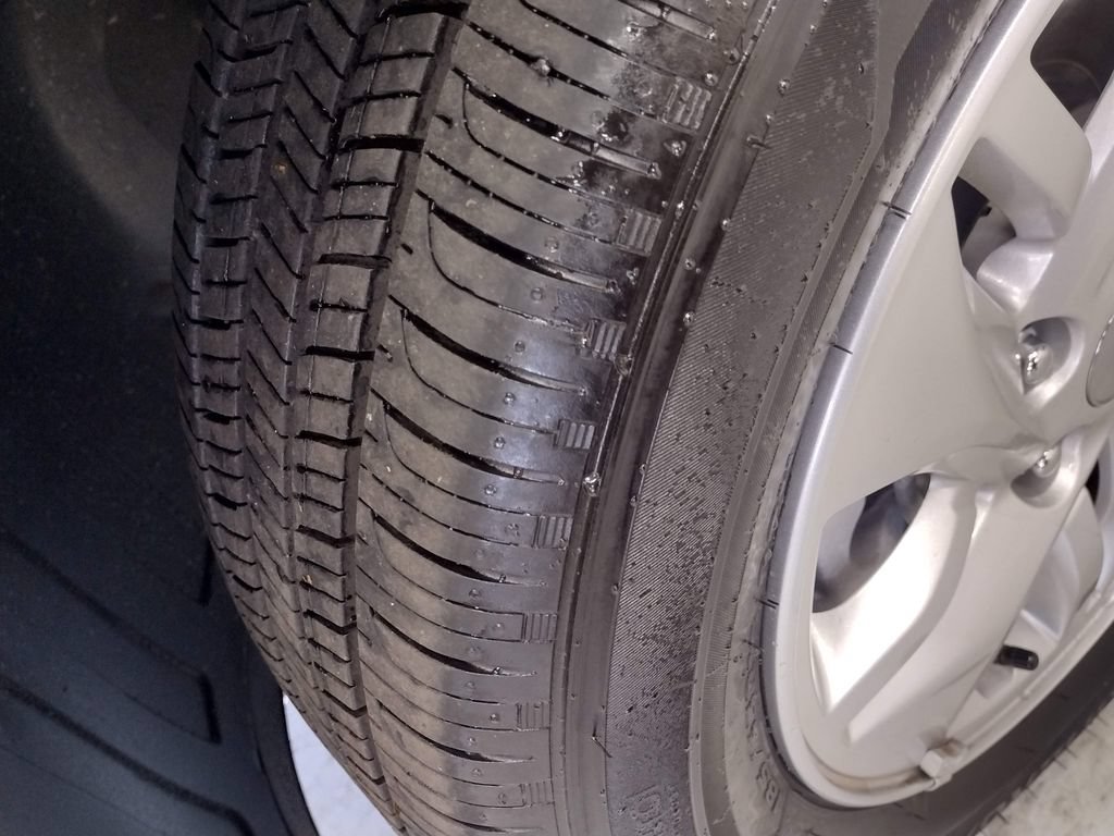 Certified 2026 Hyundai Venue SE FWD image 7