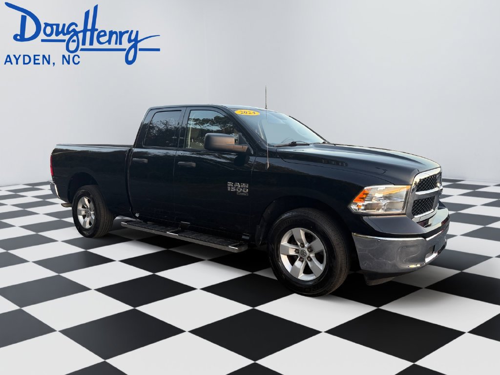 Used 2024 RAM 1500 Classic SLT AWD/4WD image 7