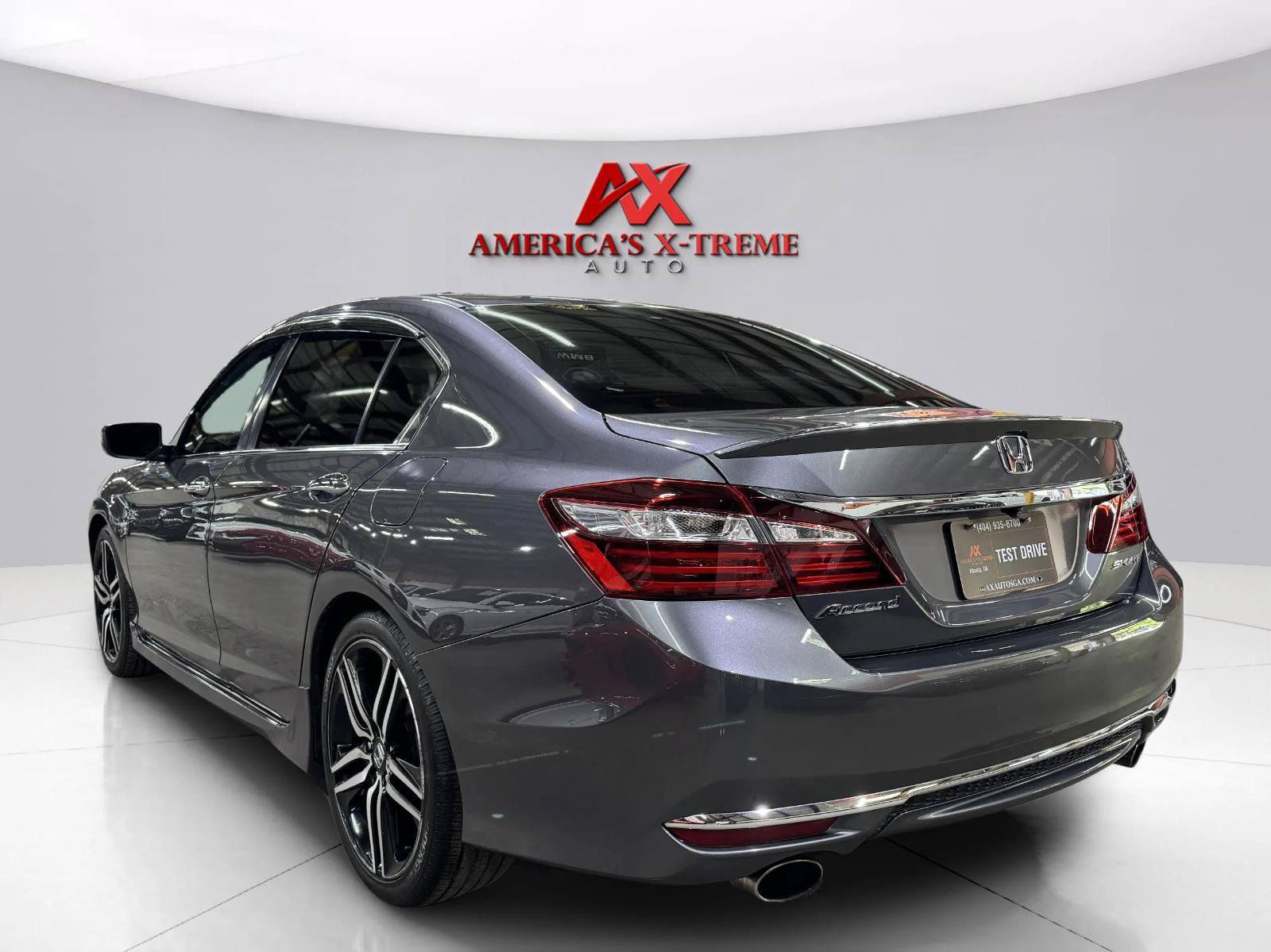 Used 2017 Honda Accord Sport image 2