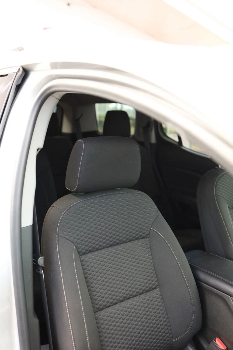 Used 2018 GMC Acadia SLE image 37