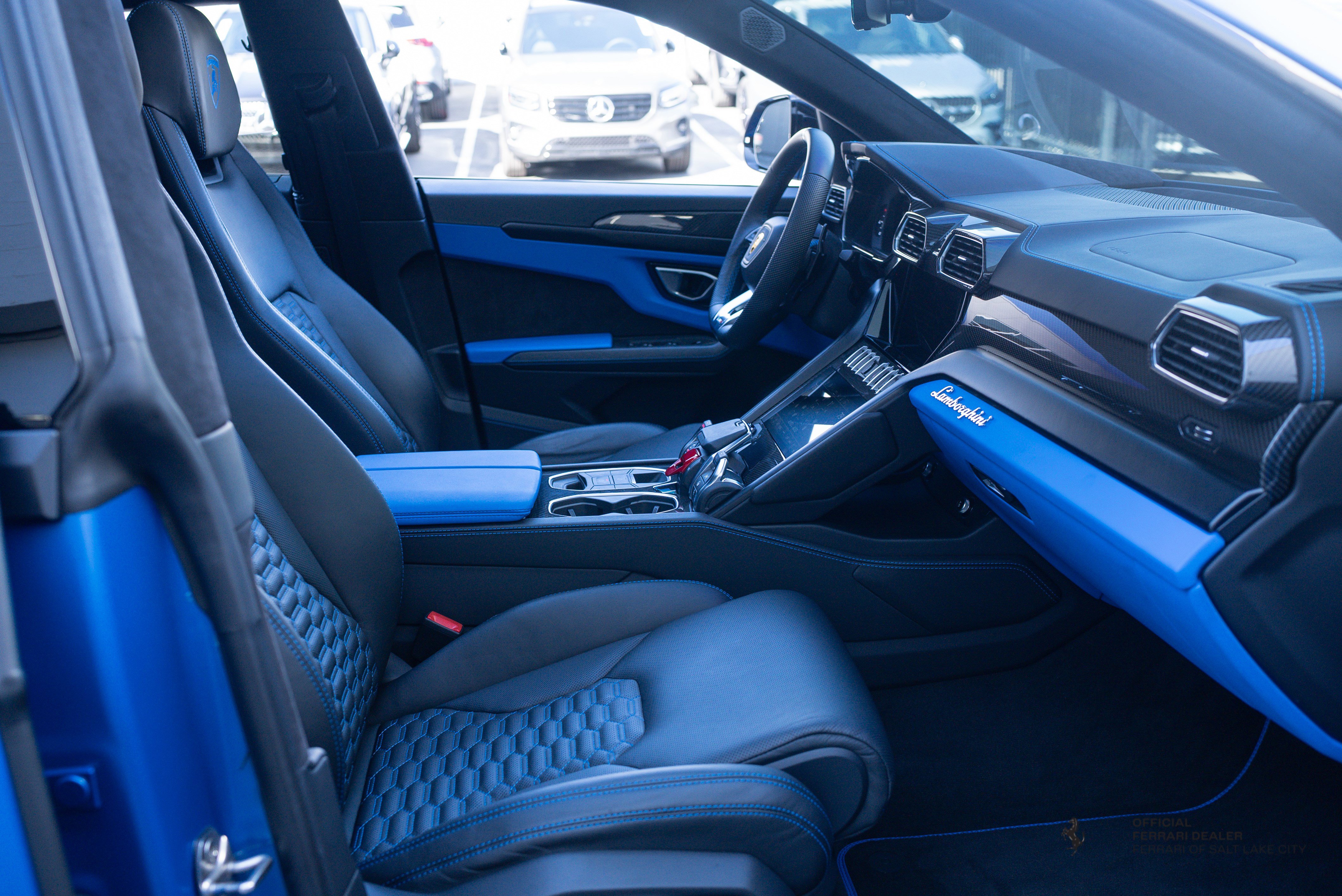 Used 2022 Lamborghini Urus image 21