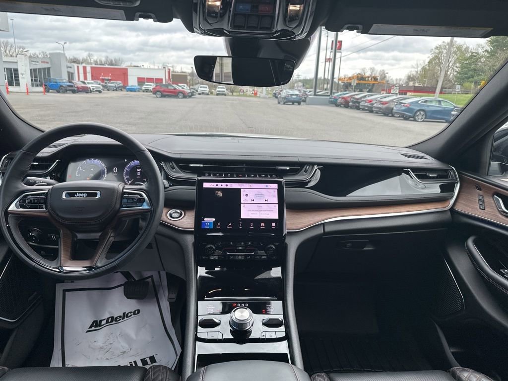 Used 2024 Jeep Grand Cherokee Summit image 2